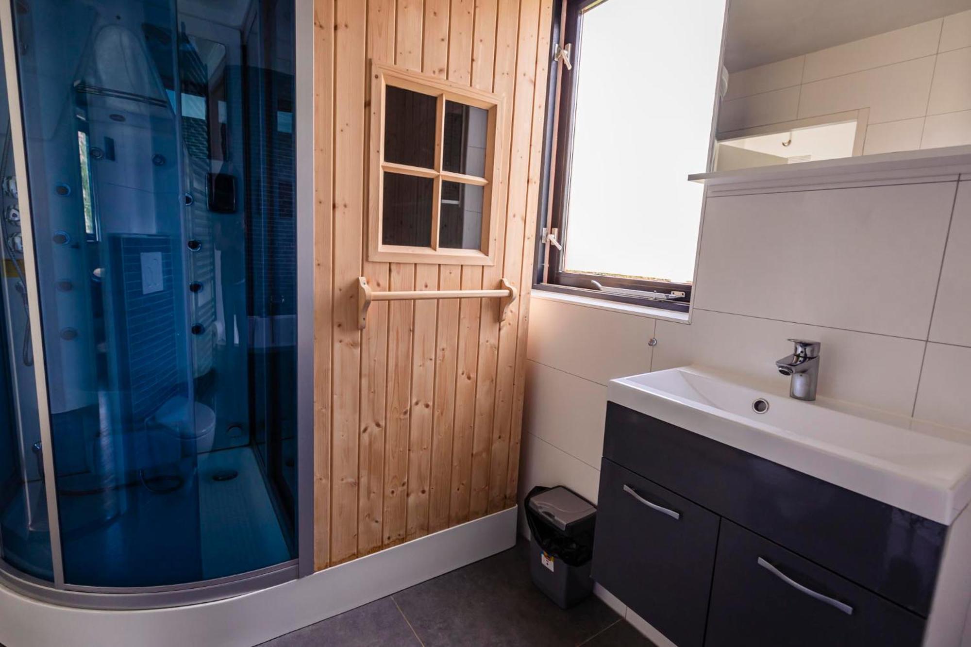 Vakantiepark 'T Broeckhuys Hotell Ewijk Rom bilde